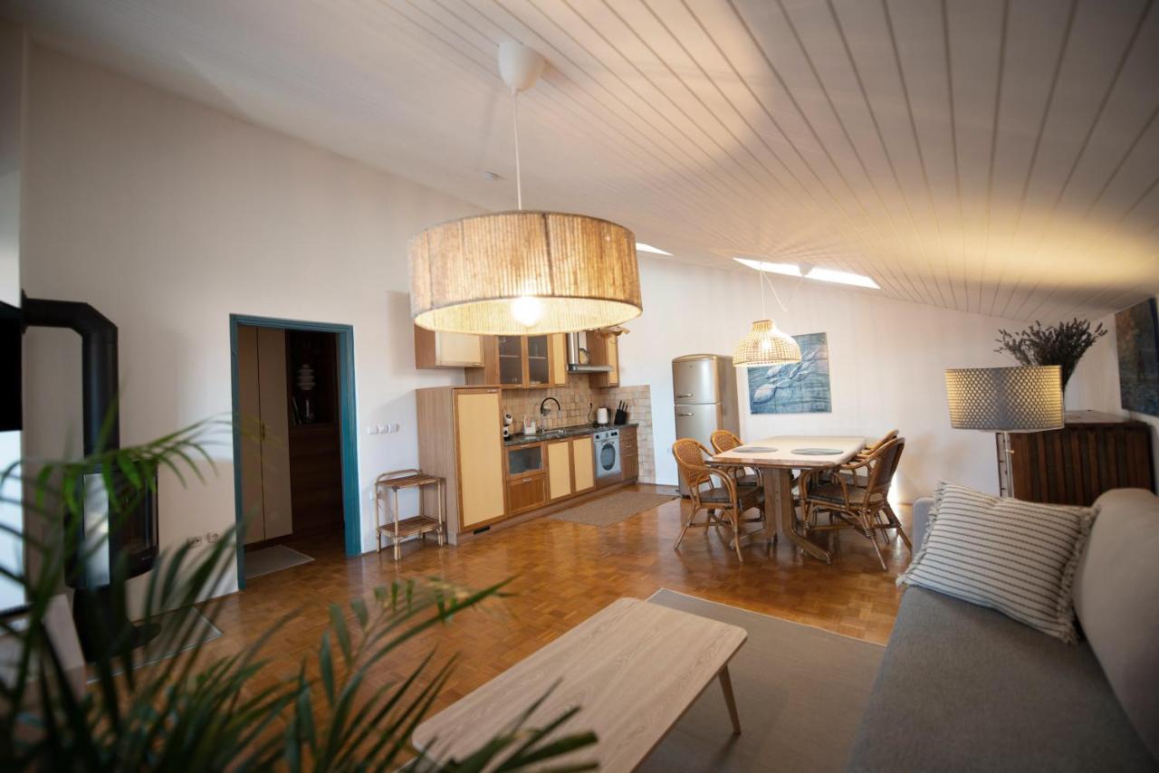 Modra Luna- Apartment With Terrace Изола Экстерьер фото